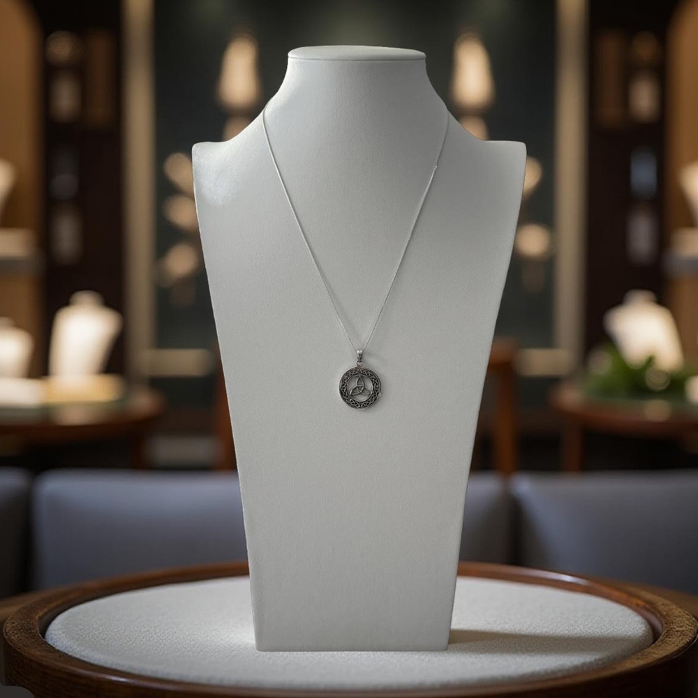 NWT 925 Sterling Silver Celtic Triquetra Trinity Knot Necklace! NEW! - Picture 5 of 5